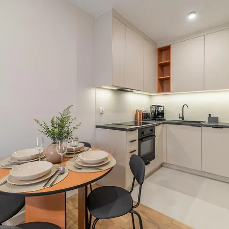 شقة Bursztyn By Perlowa Przystan Rent Kollataja كولوبرزيغ